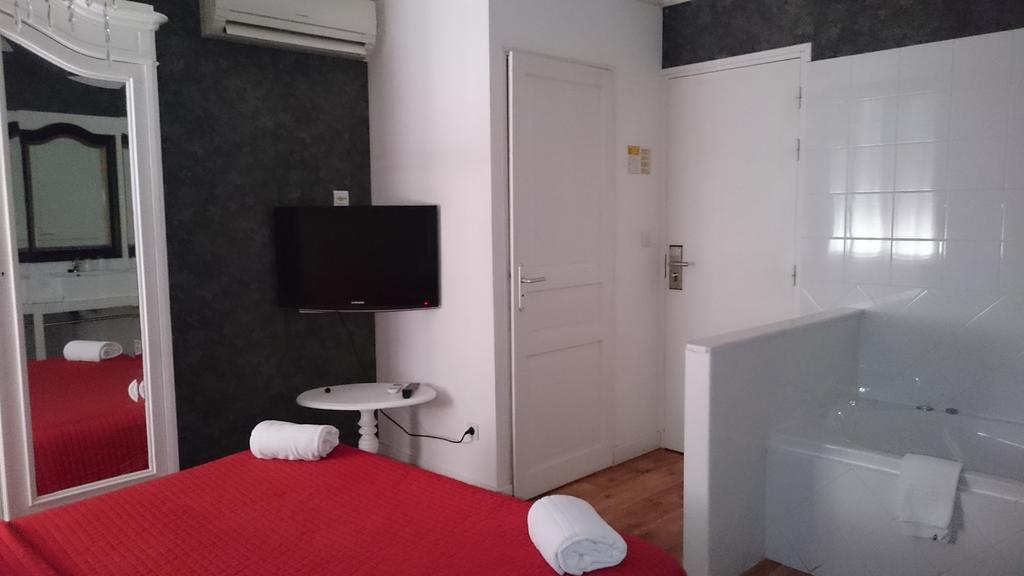 Hotel Le 5 มาร์ติกส์ ภายนอก รูปภาพ